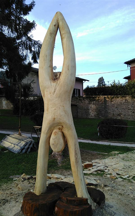 scultura in legno di Roberto Muscas