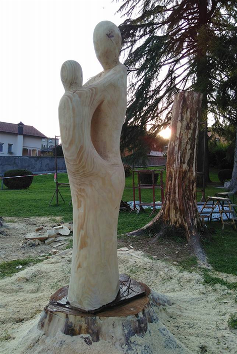 scultura in legno di Roberto Muscas